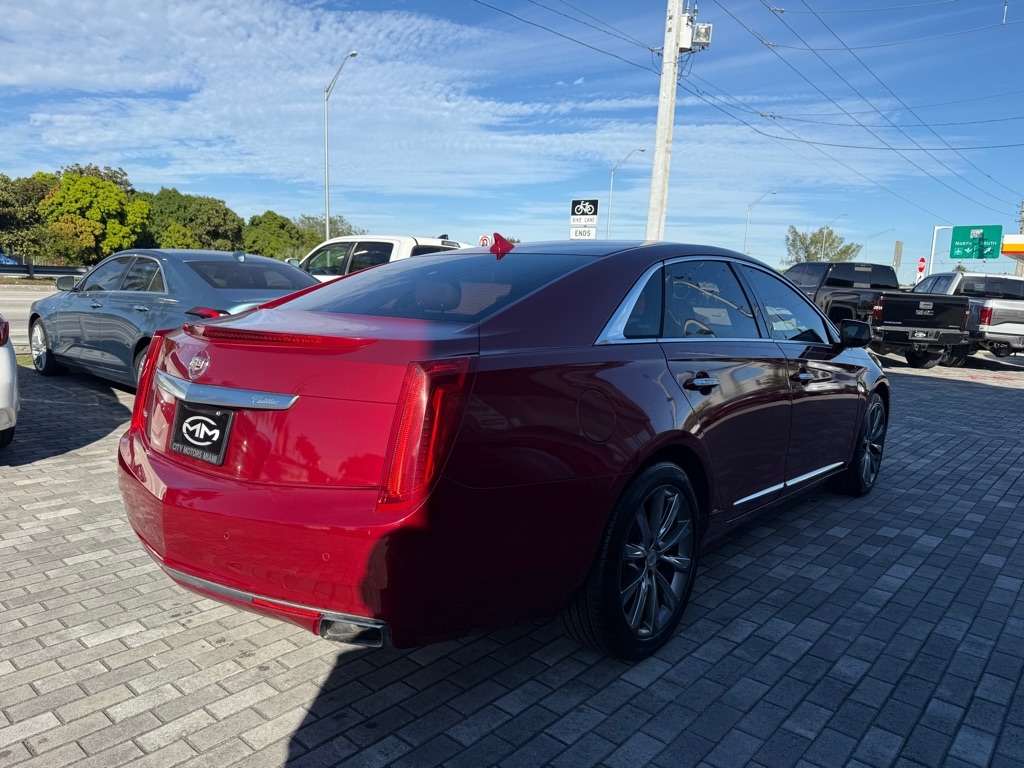 Cadillac XTS 4dr Sdn Luxury FWD 2013