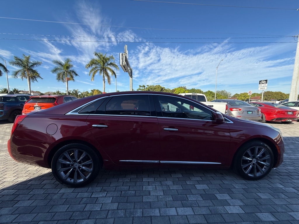 Cadillac XTS 4dr Sdn Luxury FWD 2013