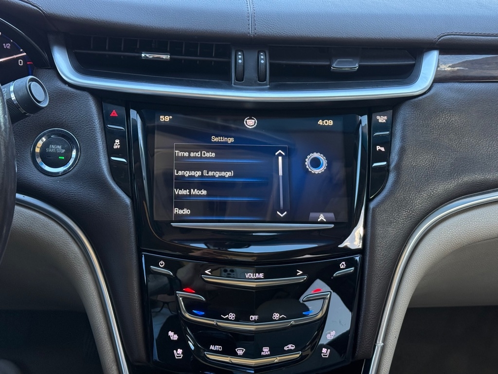 Cadillac XTS 4dr Sdn Luxury FWD 2013