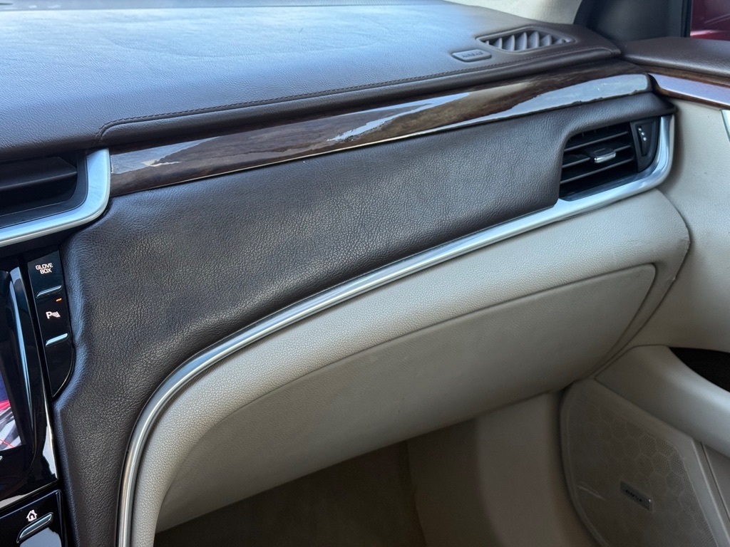 Cadillac XTS 4dr Sdn Luxury FWD 2013