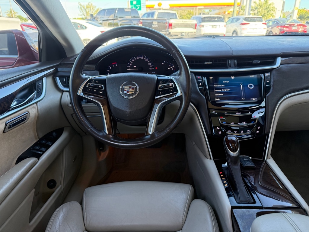 Cadillac XTS 4dr Sdn Luxury FWD 2013