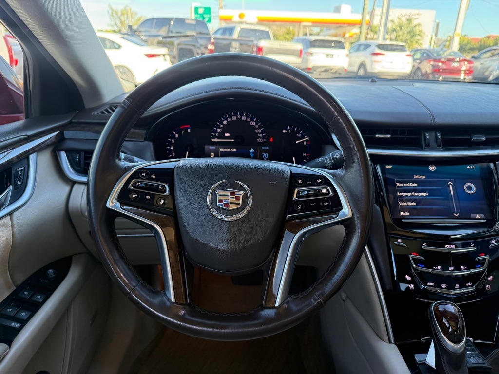 Cadillac XTS 4dr Sdn Luxury FWD 2013