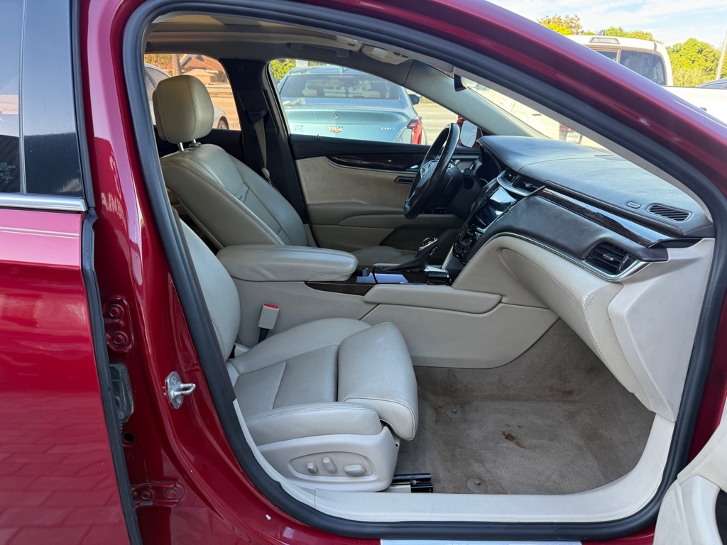 Cadillac XTS 4dr Sdn Luxury FWD 2013