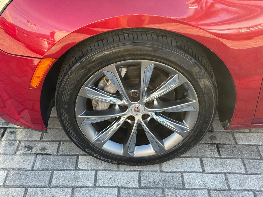 Cadillac XTS 4dr Sdn Luxury FWD 2013