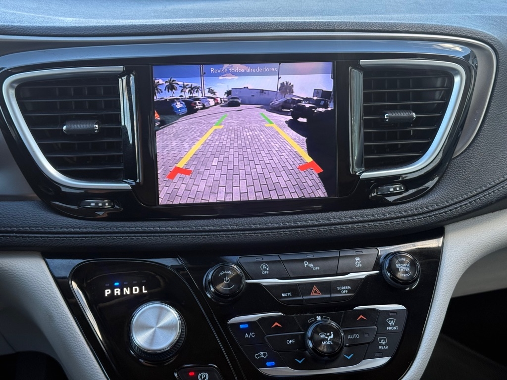 Chrysler Pacifica Limited FWD 2018