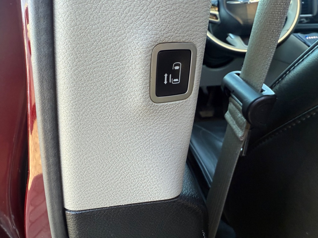 Chrysler Pacifica Limited FWD 2018