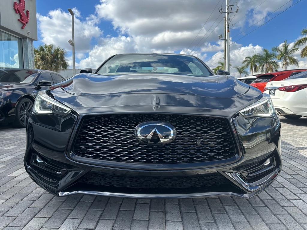 Infiniti Q60 LUXE AWD 2022