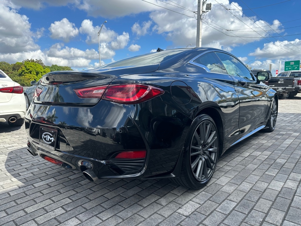 Infiniti Q60 LUXE AWD 2022