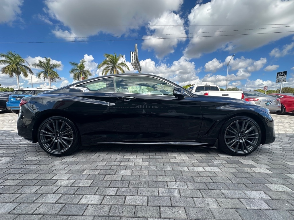 Infiniti Q60 LUXE AWD 2022