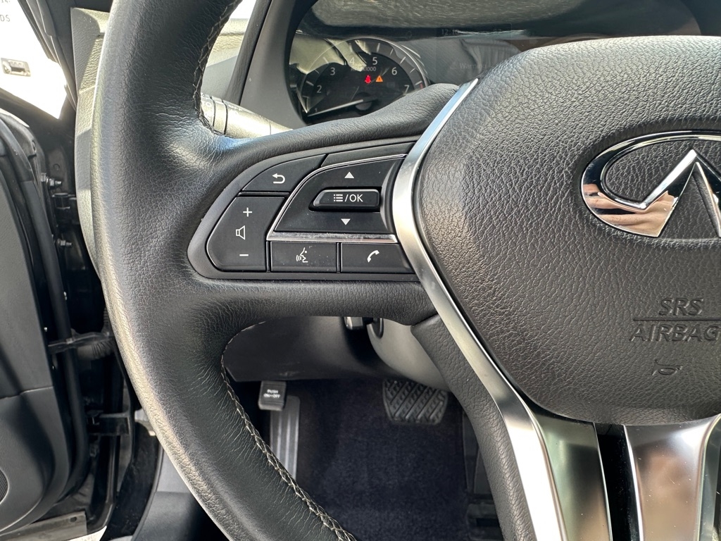 Infiniti Q60 LUXE AWD 2022