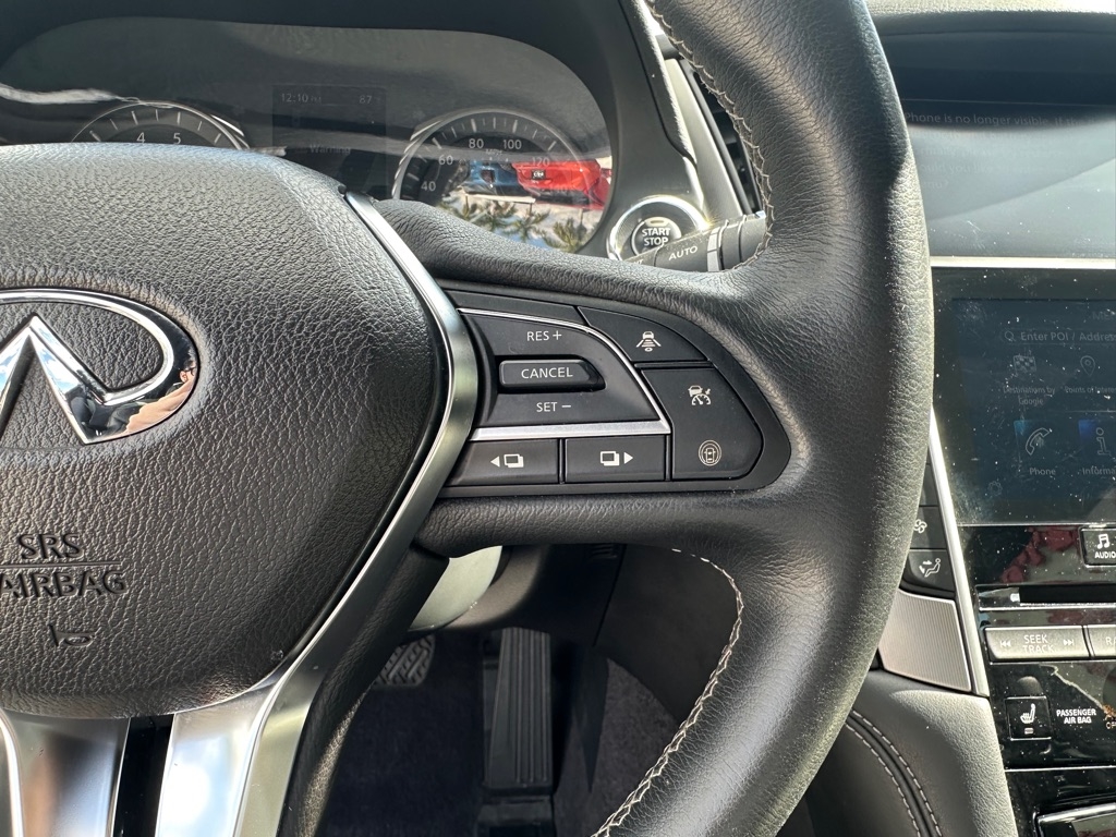 Infiniti Q60 LUXE AWD 2022