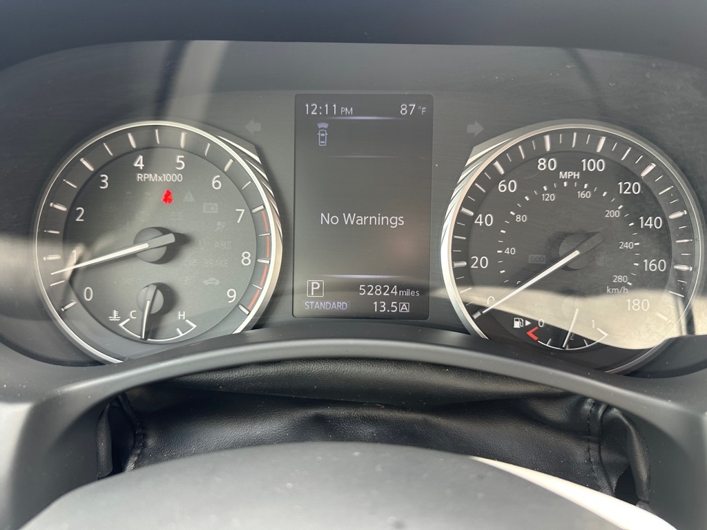 Infiniti Q60 LUXE AWD 2022