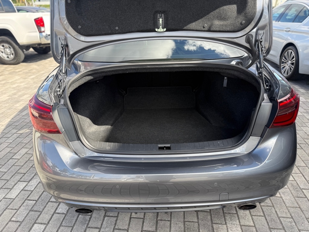 Infiniti Q50 3.0t LUXE AWD 2021