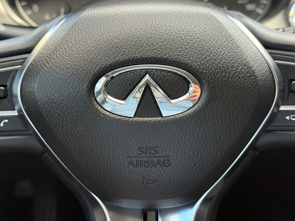 Infiniti Q50 3.0t LUXE AWD 2021