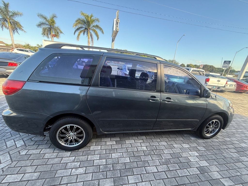 Toyota Sienna CE FWD Cargo Van (Natl) 2006