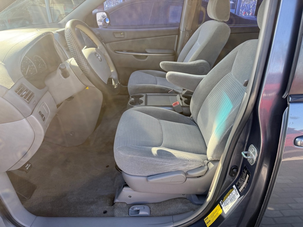 Toyota Sienna CE FWD Cargo Van (Natl) 2006