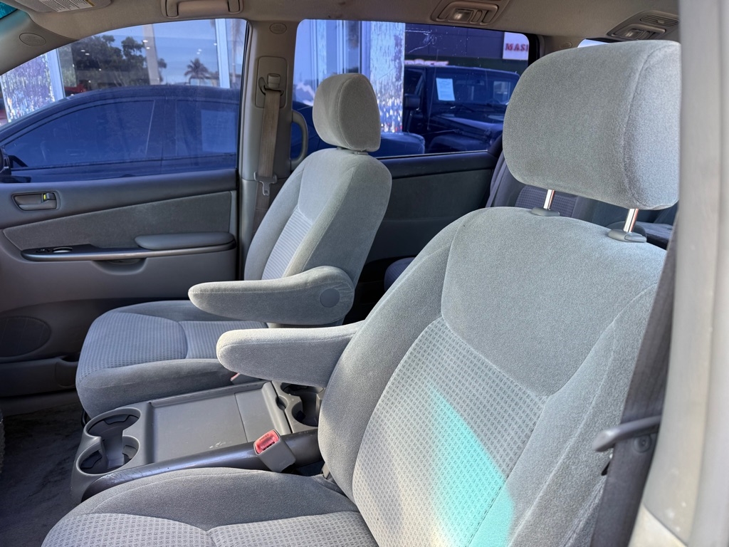 Toyota Sienna CE FWD Cargo Van (Natl) 2006