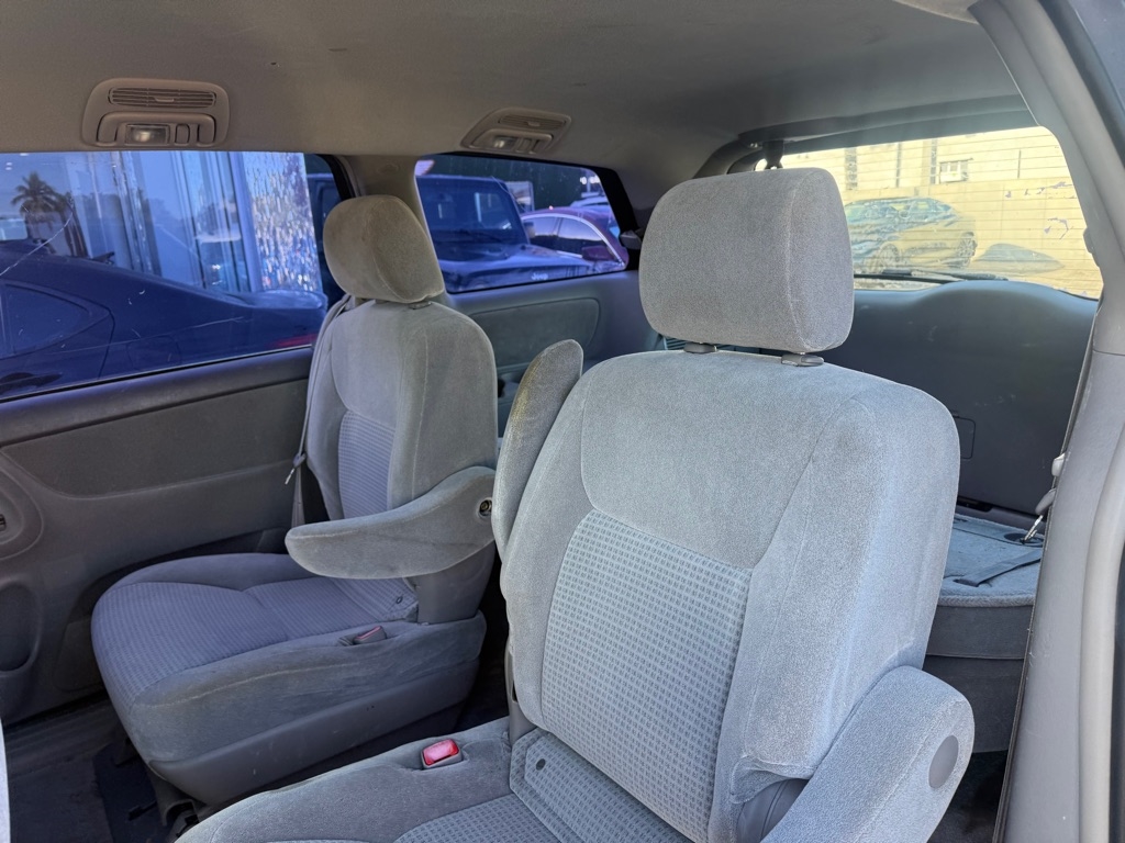 Toyota Sienna CE FWD Cargo Van (Natl) 2006