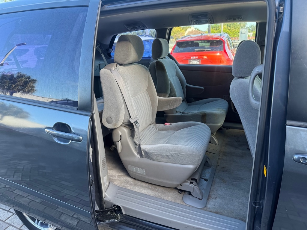 Toyota Sienna CE FWD Cargo Van (Natl) 2006