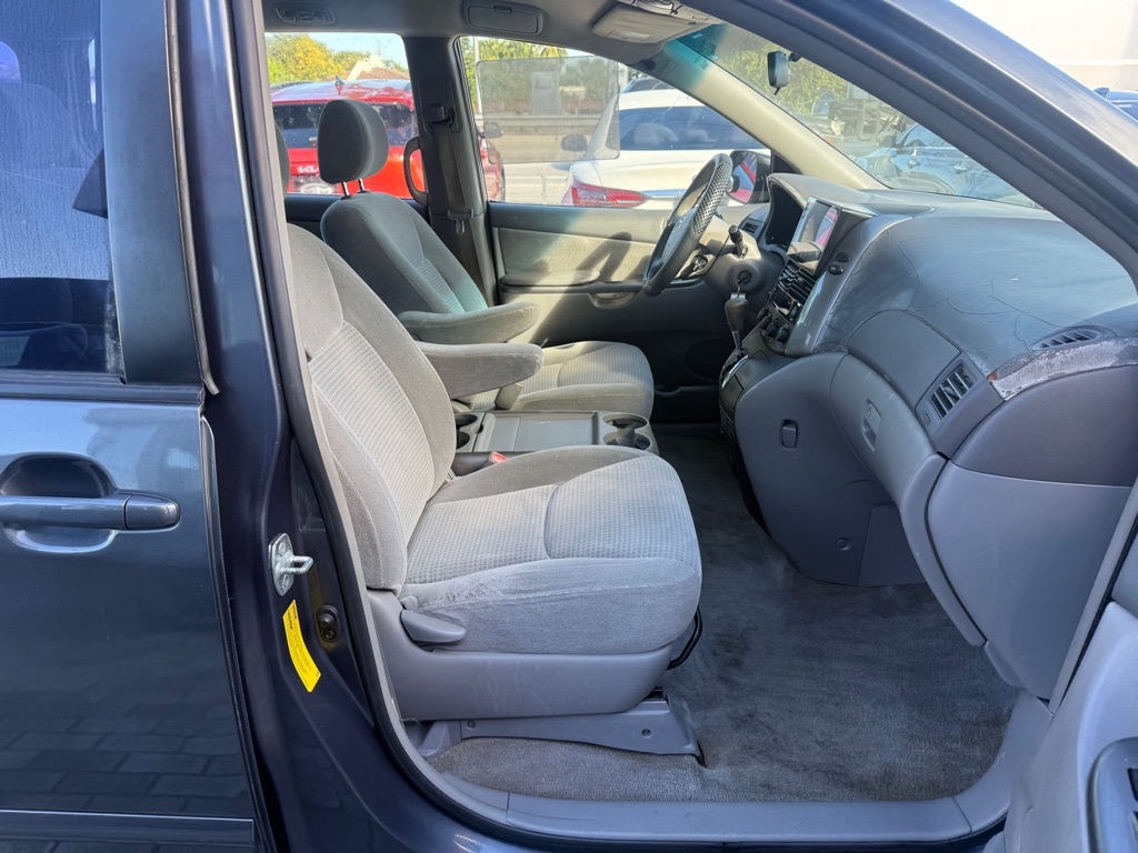 Toyota Sienna CE FWD Cargo Van (Natl) 2006