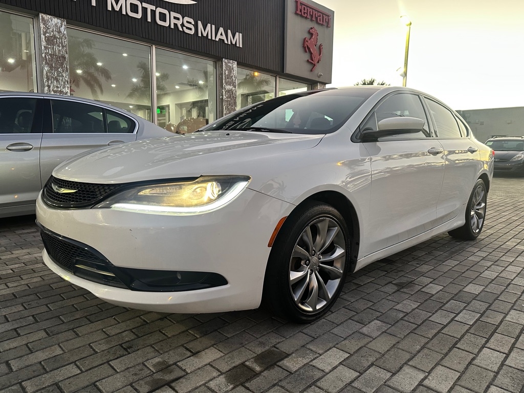 Chrysler 200 4dr Sdn S FWD 2015