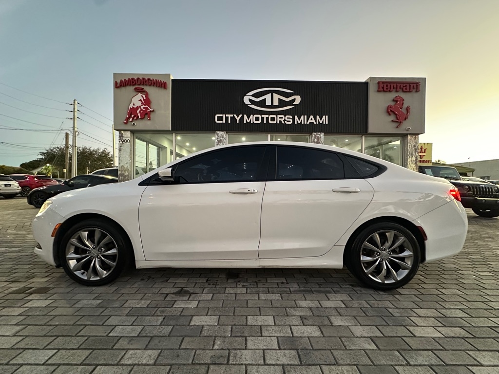 Chrysler 200 4dr Sdn S FWD 2015