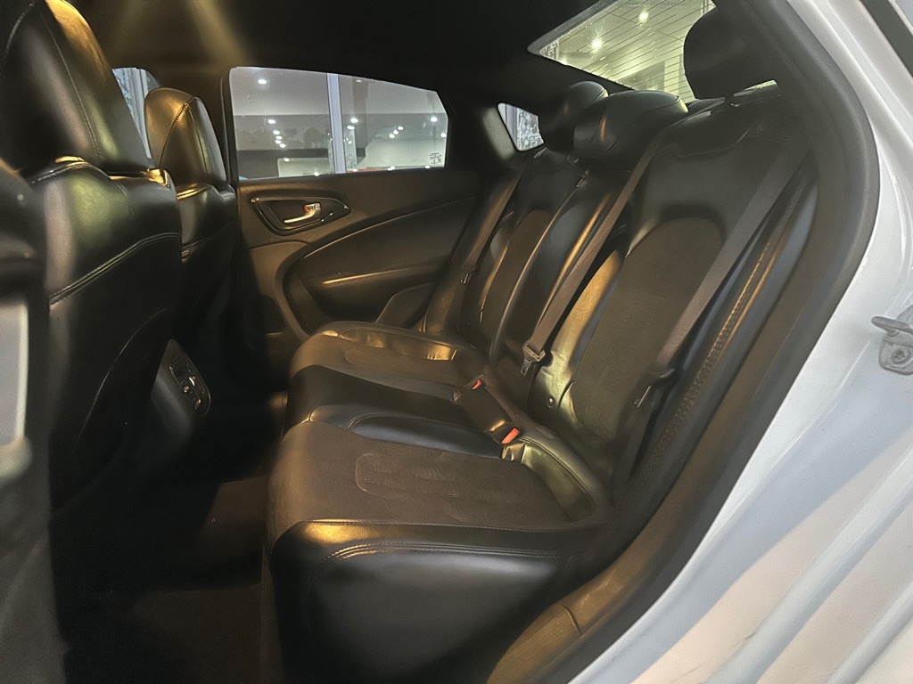 Chrysler 200 4dr Sdn S FWD 2015