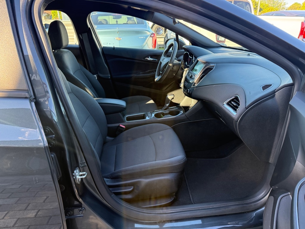 Chevrolet Cruze 4dr HB LT 2019