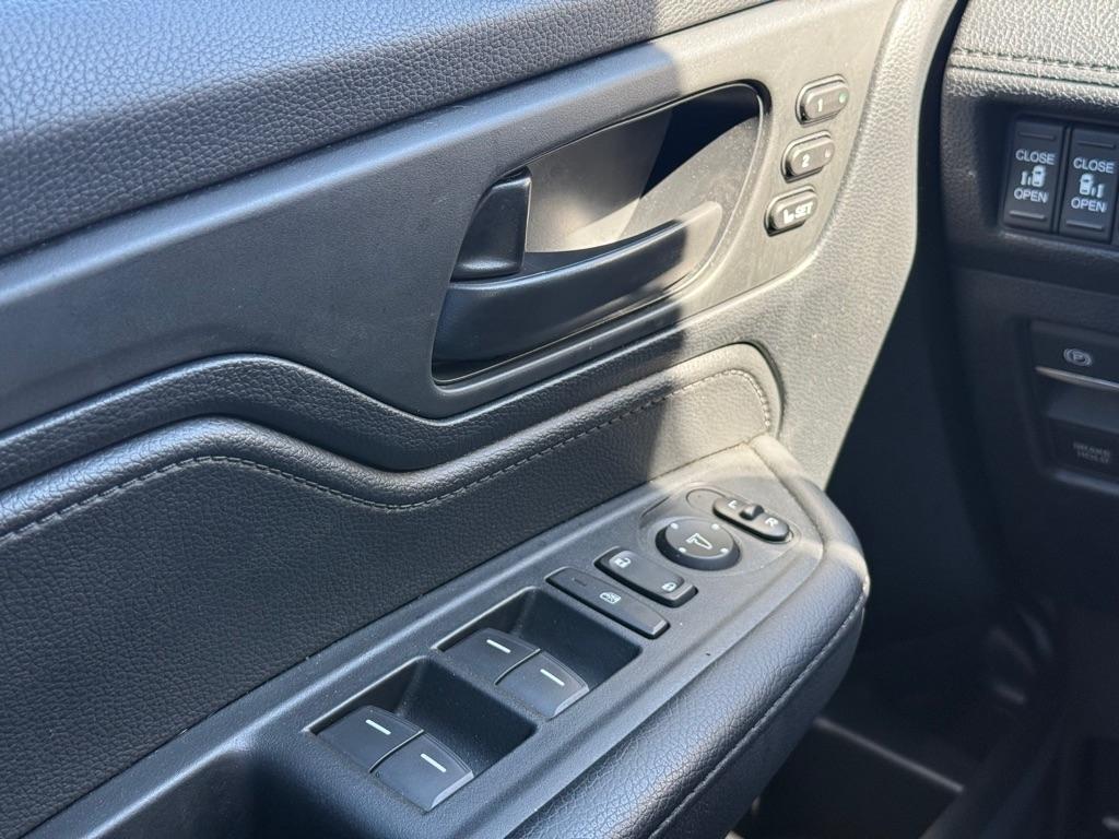 Honda Odyssey Sport-L Auto 2025