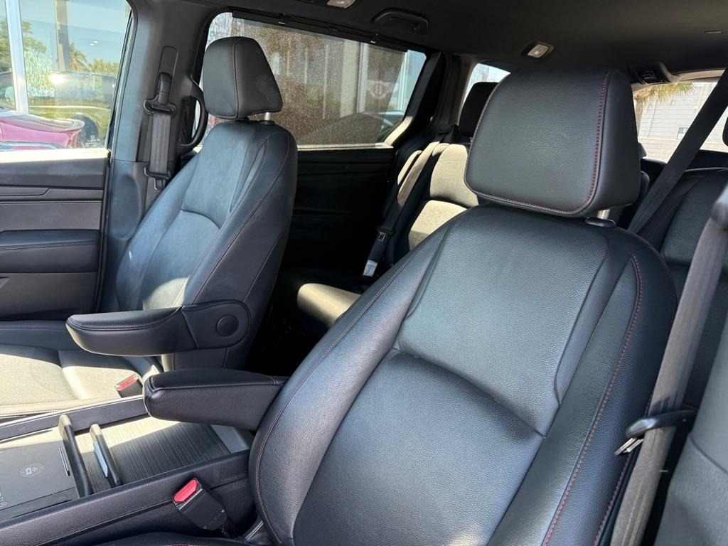 Honda Odyssey Sport-L Auto 2025