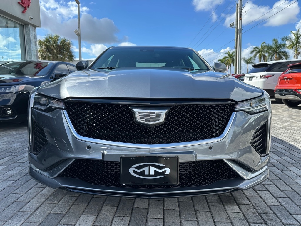 Cadillac CT4 4dr Sdn Luxury 2022