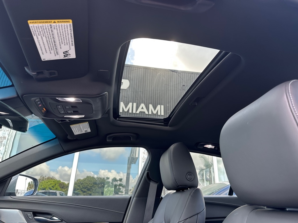 Cadillac CT4 4dr Sdn Luxury 2022