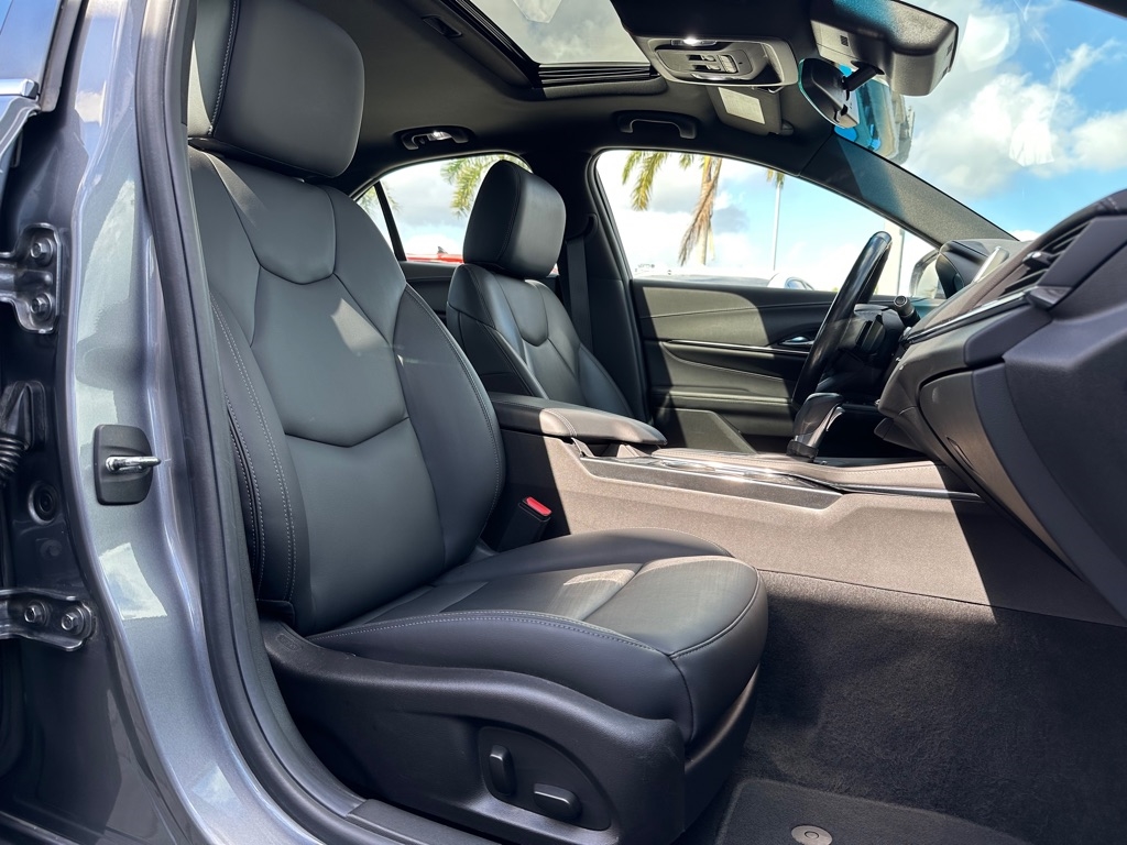 Cadillac CT4 4dr Sdn Luxury 2022