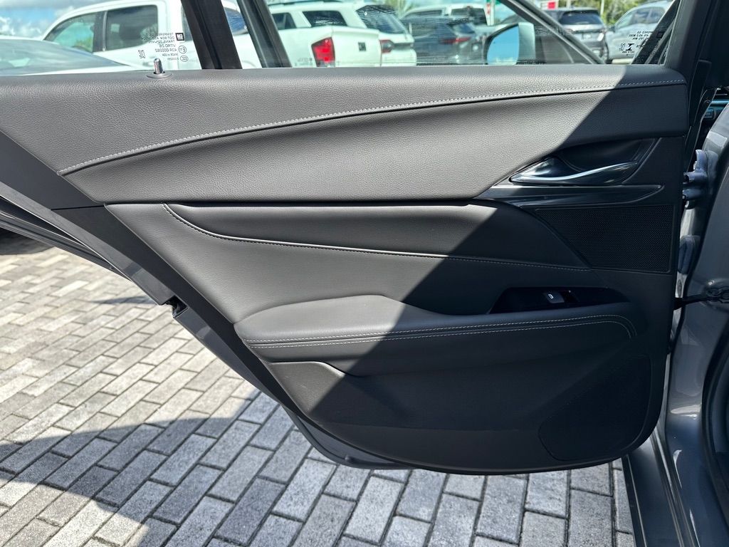 Cadillac CT4 4dr Sdn Luxury 2022