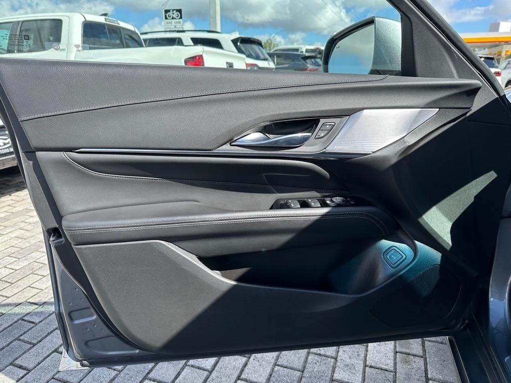 Cadillac CT4 4dr Sdn Luxury 2022