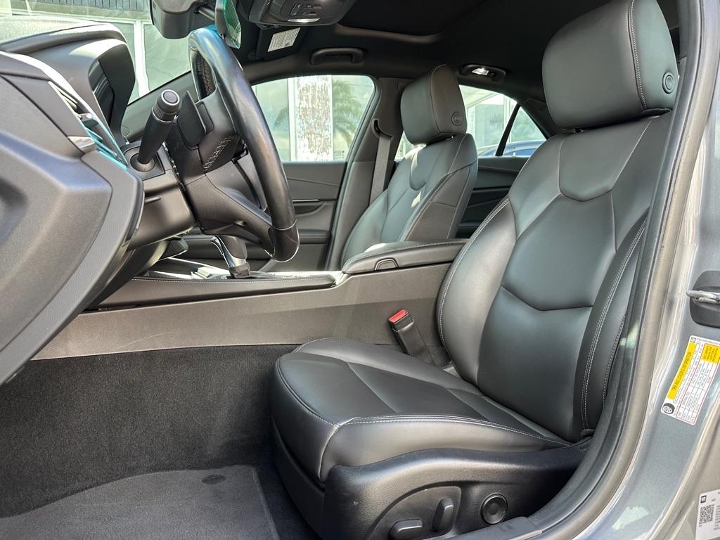 Cadillac CT4 4dr Sdn Luxury 2022