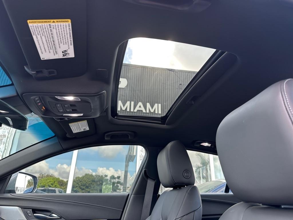 Cadillac CT4 4dr Sdn Luxury 2022