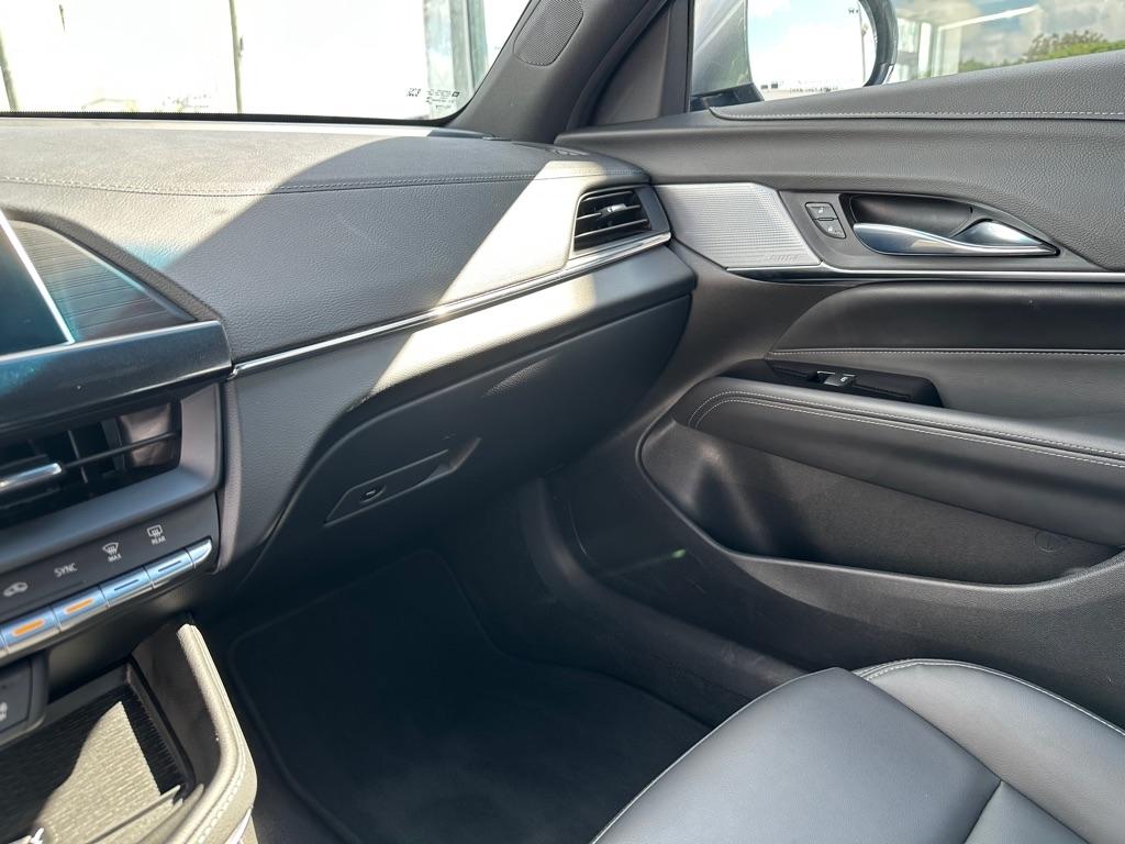 Cadillac CT4 4dr Sdn Luxury 2022