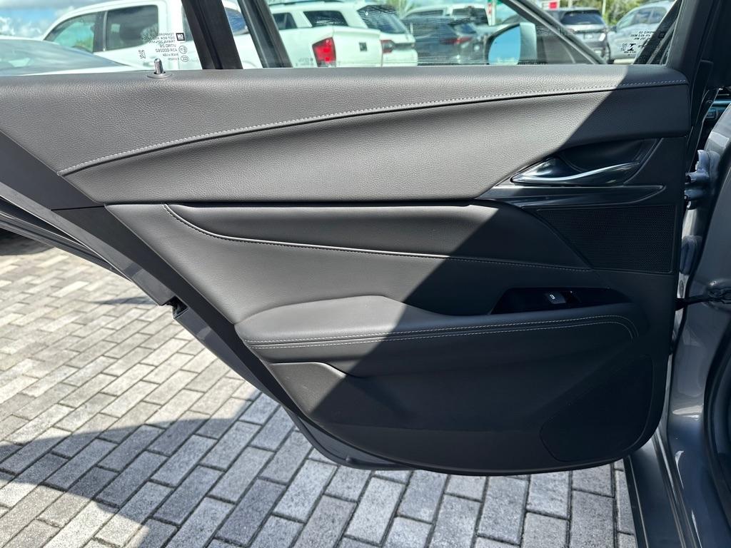 Cadillac CT4 4dr Sdn Luxury 2022