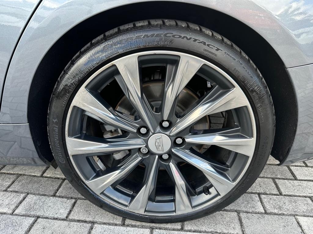 Cadillac CT4 4dr Sdn Luxury 2022