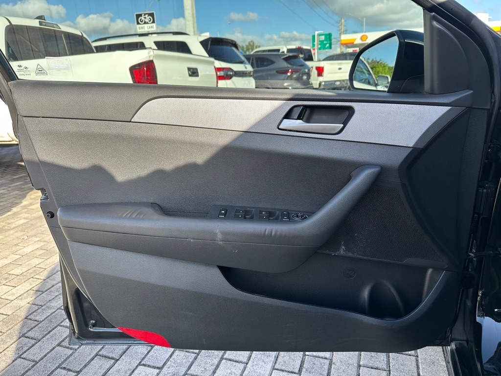 Hyundai Sonata SE 2.4L 2019