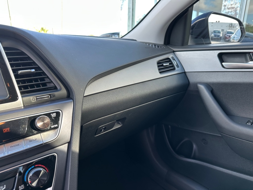 Hyundai Sonata SE 2.4L 2019