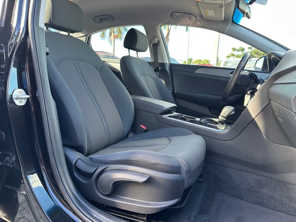 Hyundai Sonata SE 2.4L 2019