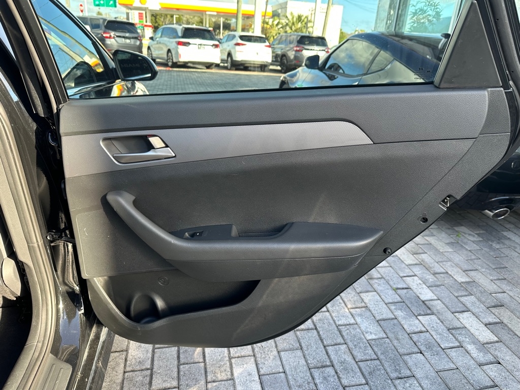 Hyundai Sonata SE 2.4L 2019