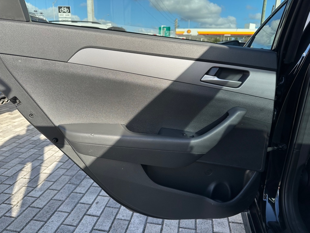 Hyundai Sonata SE 2.4L 2019