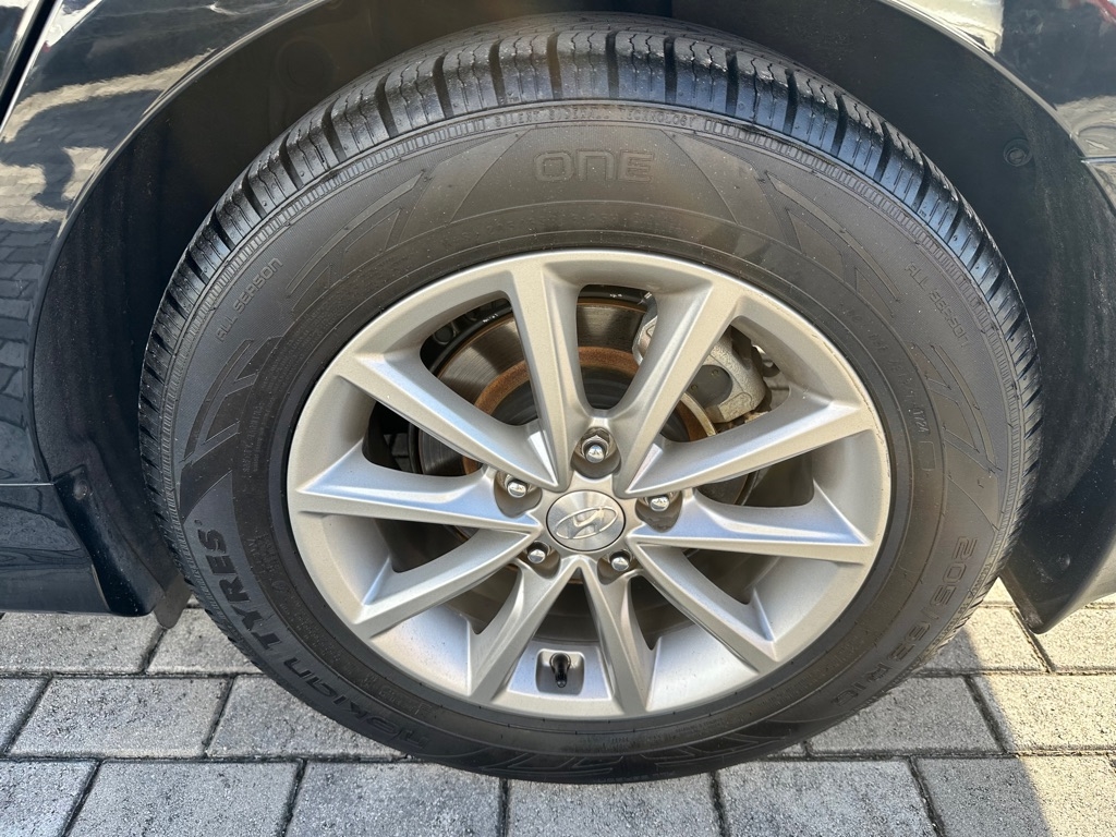 Hyundai Sonata SE 2.4L 2019