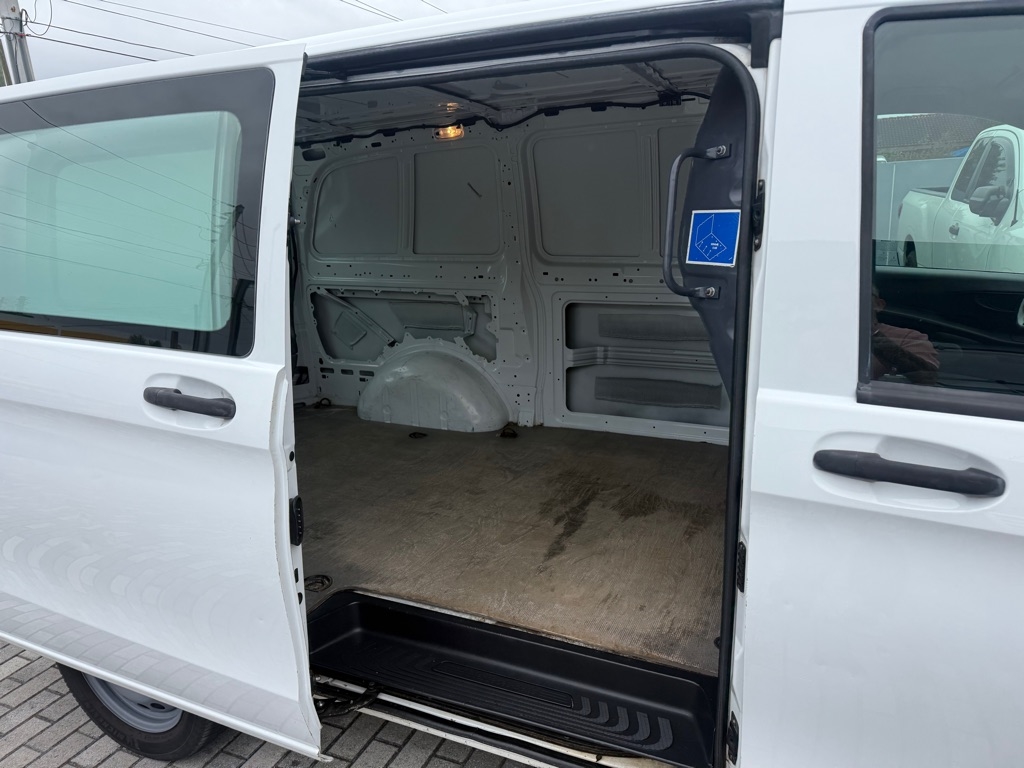 Mercedes-Benz Metris Cargo Van Standard Roof 126" Wheelbase 2019