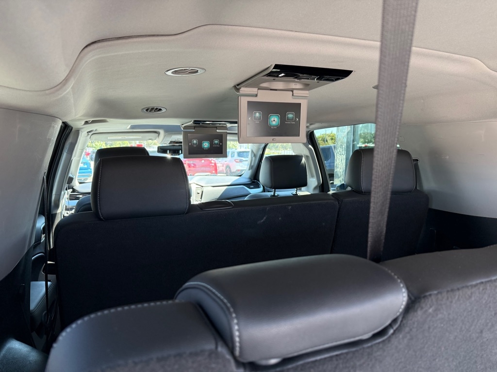Chevrolet Suburban 2WD 4dr LT 2020