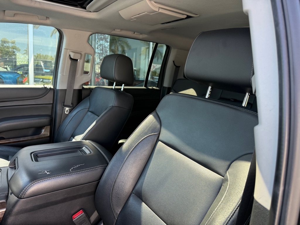 Chevrolet Suburban 2WD 4dr LT 2020
