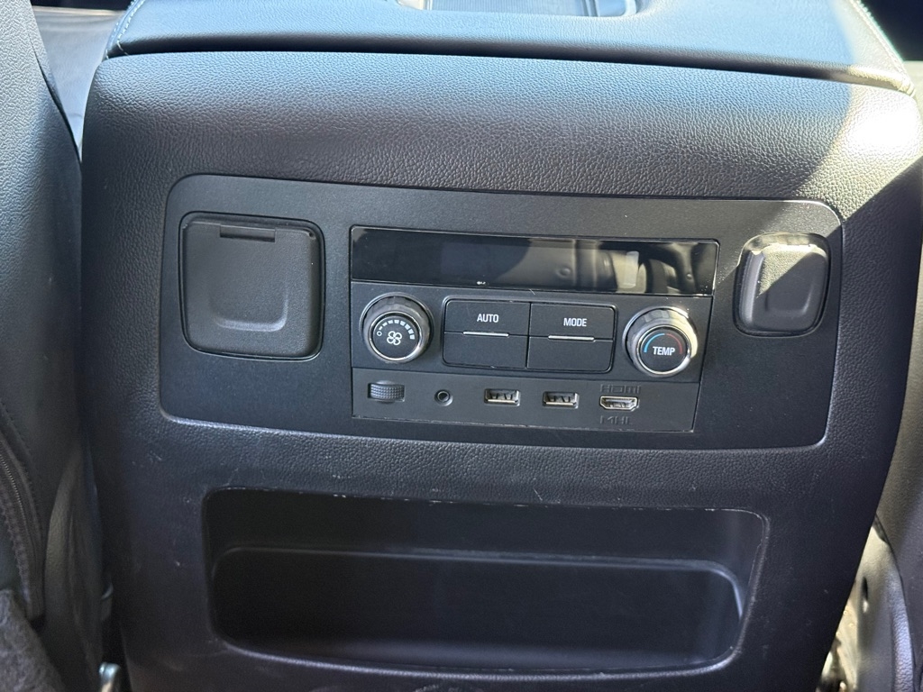 Chevrolet Suburban 2WD 4dr LT 2020